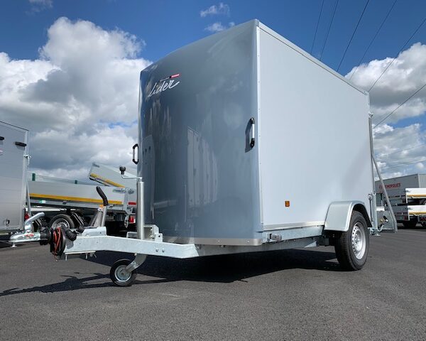 FOURGON 260x155x177 freiné Porte pont de série