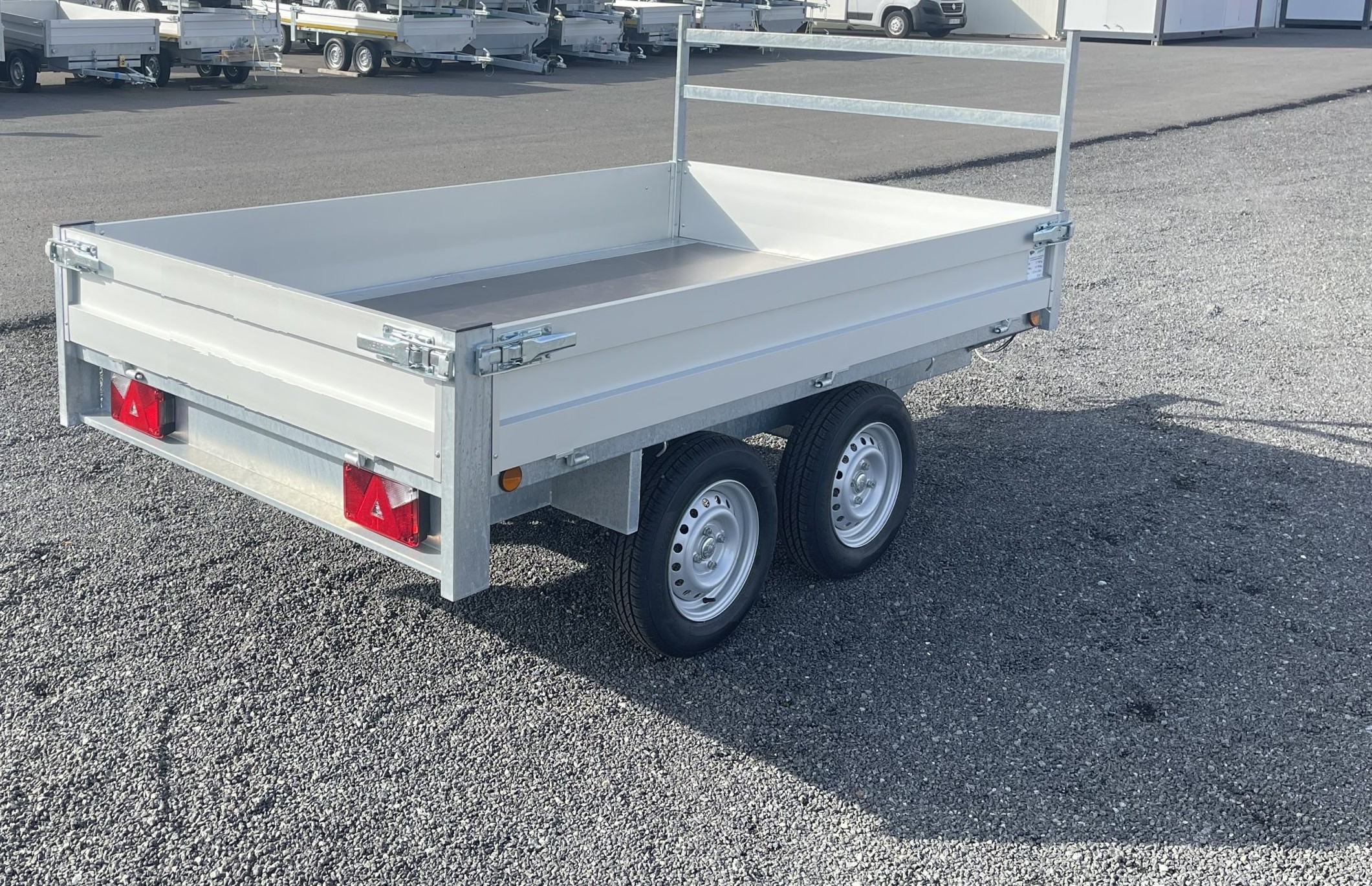 remorque-plateau-aluminium-750kg-ar-scaled